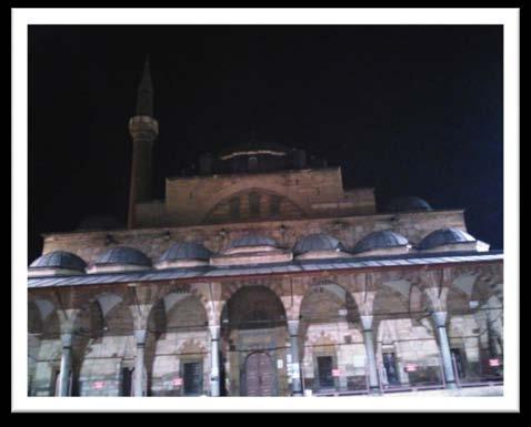 ŞERAFEDDİN CAMİİ Yapılışı ve kim tarafından yapıldığı Cami, ilk defa XII. yüzyılda Şeyh Şerafettin Mes'ud tarafından yaptırılmıştır. 1444'de Karamanoğlu II.İbrahim Bey tarafından onarılmıştır.