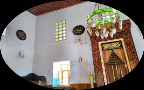 Şerafeddin Camii nin güneyindeki Şems-i