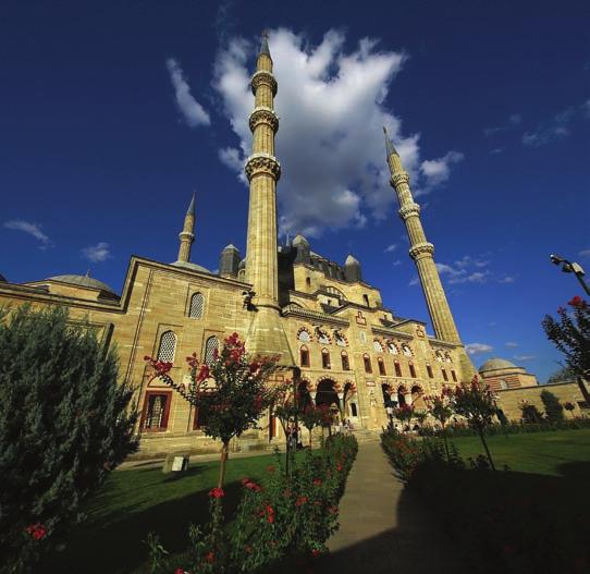 YAPI TÜRÜ Külliye YAPIM YILI 1569-1575 ZİYARET Erişim Edirne şehir merkezinde yer alır. Eski Cami ve Üç Şerefeli Cami ye yürüme mesafesindedir.