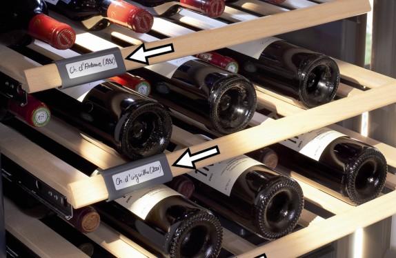 Donanım Yazılabilir etiketler Cihaza raf başına birer yazılabilir etiket konulmuştur. Bunun üzerine her rafta depolanan şarap çeşitlerini yazabilirsiniz.
