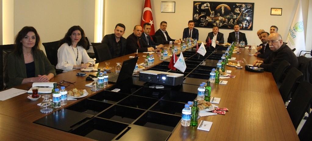 Şubat-Mart/2018 Yıl: 3 Sayı: 14 TURSEFF Bilgilendirme Toplantısı Yapıldı Bursa Ticaret Borsası geçtiğimiz günlerde Türkiye Sürdürülebilir Enerji Finansman Programı (TurSEFF) toplantısına ev sahipliği