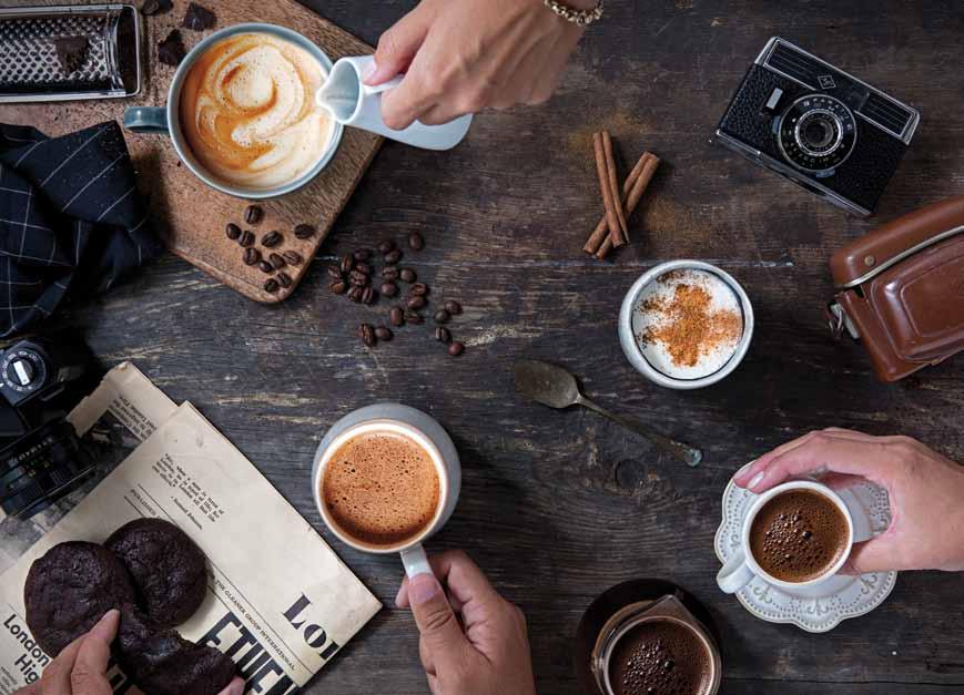 00 Çilekli, Ahududulu, Mangolu, Şeftalili CAFFÉ AMERICANO 12.00 Sıcak su ilave edilmiş double espresso. FİLTRE KAHVE 9.50 Özel çekirdeklerle harmanlanmış eşsiz lezzet.