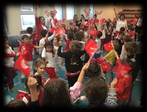 29 Ekim Pazar günü, anaokulu çocuklarımızın da koroda söyledikleri güzel şarkılarla bizleri kıvançlandırdıkları muhteşem bir kutlamaya tanıklık ettik.