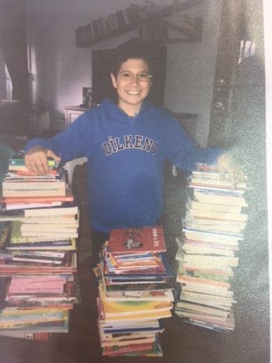 SEVGİLİ ADA BARAN IN KİTAP BAĞIŞI 6-A sınıfı öğrencilerimizden Sevgili Ada Baran projesi kapsamında Çaycuma-Zonguldak Basat İlkokulu'na 200'den fazla kitap