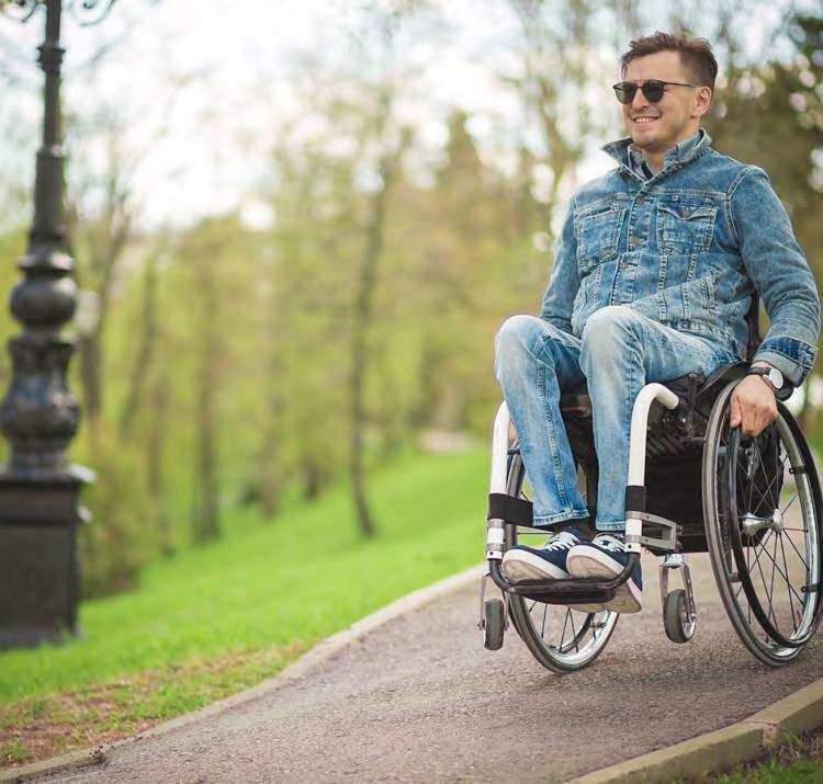 Manuel tekerlekli sandalye iç ve dış alanda