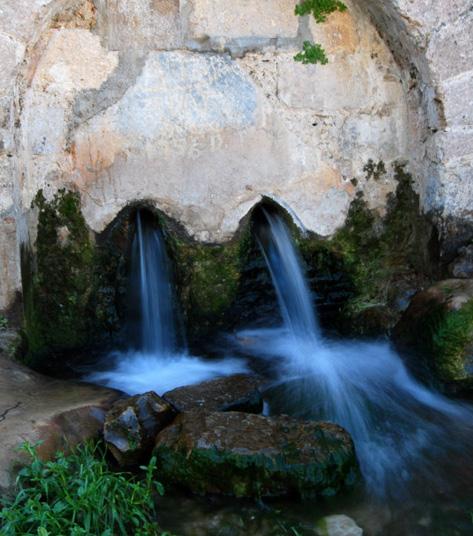 Enstantane Örnekleri Bu sayfadaki fotoğraflarda iki değişik enstantane hızında suyun akışının