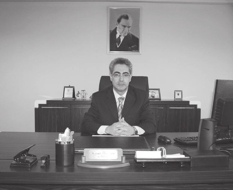 CENGİZ BECERMEN Yazar, 1964 yılında Kars ın Kağızman ilçesinde doğdu. İlk, orta ve lise eğitimini Bitlis te tamamladı.