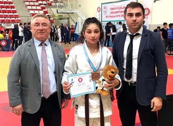 HALÝL ÖZTÜRK Eskiyehir de yapýlan Yýldýzlar Türkiye Judo Þampiyonasý nda Çorum Gençlikspor dan Duygu Üçöz üçüncü olarak bronz madalya kazandý.