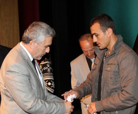 Ahmet Yaman ın katıldığı Samimiyet Sınavı adlı konferansın ardından düzenlenen ödül töreninde, yarışmalarda birinci olanlara dizüstü bilgisayar, ikinci olanlara tam cumhuriyet altını, üçüncü olanlara