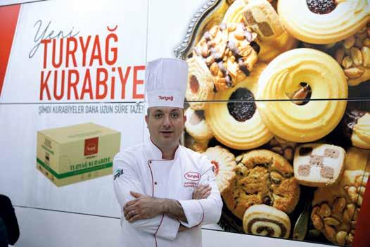 Börek işine Bingöl den İstanbul a geldiğimde 1987 yılında çırak olarak başladım. Bu işi, bütün börekçilerin tanıdığı Aziz Usta nın yanında öğrendim.