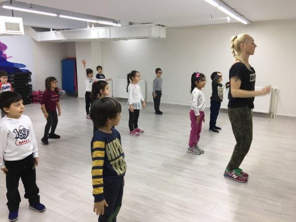 Bale-Dans dersinde; Beden koordinasyonu sağlamaya destek