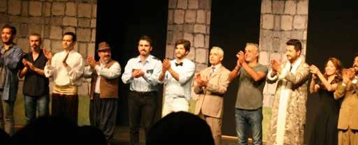 Kültür Merkezinde Dost oyuncular Tiyatro topluluğunun sahnelediği MİZAH-İ