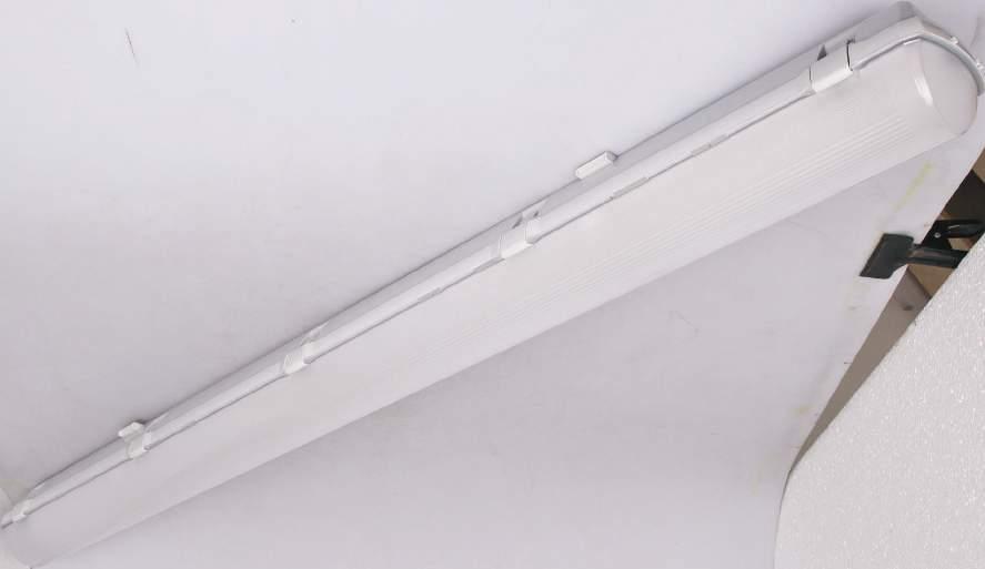 Linea Led Etange Simple IP66 design with high efficient LED module system able to replace traditional 1x28/36 and 2x28/36W T5 and T8 tubes in Linea Led Etange.