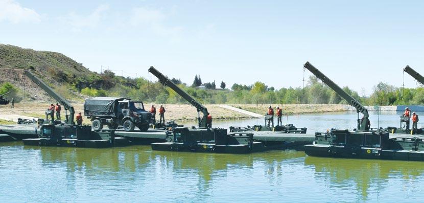 SAMUR SistemiTürk Silahlı Kuvvetleri nin taktik harekat ihtiyaçlarına uygun olarak, muharebe sahasında sulu açıklıklardan süratle ve emniyetle