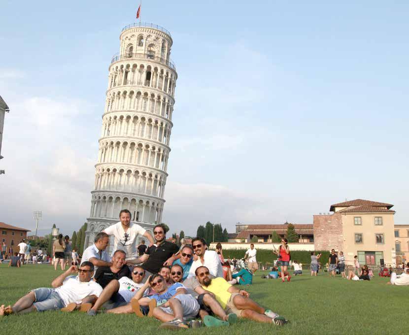 kültürel olarak da ufuk açıcı olduğu düşüncesi ile bu yıl da adli tatilde İtalya ya gittik. Turizm Park ın organize ettiği tura Baromuzdan meslektaşlarımız aileleri ile birlikte katıldılar.
