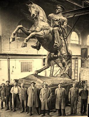 Atatürk Onur Anıtı, Samsun un şehir kimliğinin en önemli sembolüdür.
