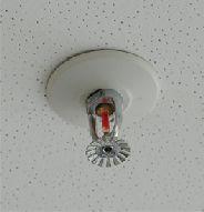 DumanDedektörü: Dumana sebebiyet verecek herhangi bir durumda tavanda bulunan duman dedektörü uyarı verir.