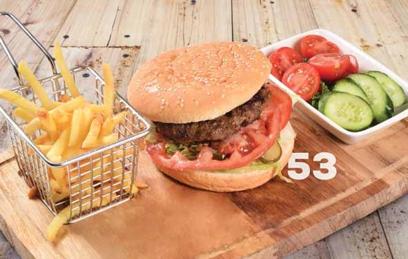 Hamburger 50 Steak Burger Hamburger ekmeği arasında ızgara bonfile, rus salatası, turşu, domates,