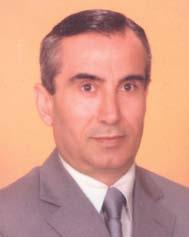 İrfan Alper 1954 yılında, İstanbul da doğdu. 1976 yılında, İstanbul Teknik Üniversitesi İnşaat Fakültesi İnşaat Mühendisliği Bölümünden mezun oldu.