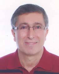 1979-1981 yılları arasında Malatya Belediyesinde inşaat mühendisi olarak göreve başladı, imar müdürlüğü yaptı. Daha sonra müteahhit olarak 1989 yılına kadar yap-sat ve kooperatif inşaatları yaptı.