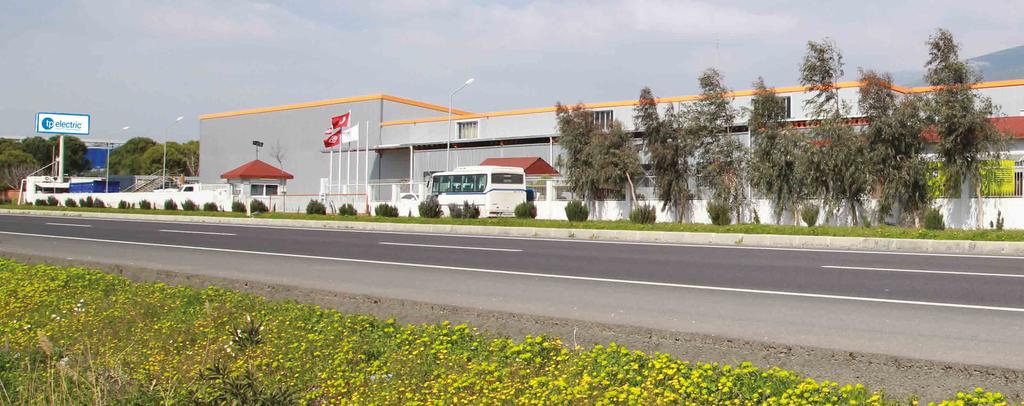 ŞİRKET PROFİLİ 1989 yılında kalıp ve elektrik malzemeleri üretmek amacıyla İzmir de kurulmuş olan TPLAST, Türkiye de sektörünün pazar lideri, dünya pazarlarında ise bir marka olmak amacıyla çıktığı