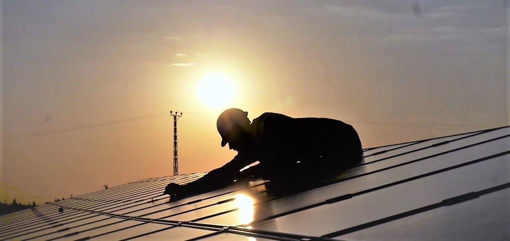 Neden Solar Sulama? Elektrik şebekesine ulaşımın halen olmadığı yerlerde küçük-ölçekli çiftçilerin sulama suyuna erişimi.