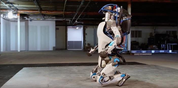 Gelişmiş Robotlara Örnekler İnsansı Robot Atlas : 1.80 boyundaki bir insansı robot olan Atlas, Boston Dynamics in en önemli eseri.