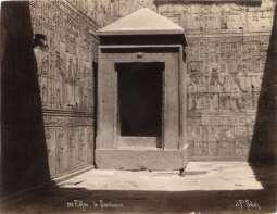 kalenin içine Enlil-Marduk veya Nippur adı verilen tanrı adına 52 metre yüksekliğinde bir Zikkurat veya Mabet yaptırmış, kendisini tanrının seçtiği kral olarak ilan etmiş ve heykelini yaptırıp