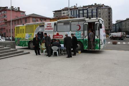 gerçekleştirildi. Kızılay ın özel olarak dizayn edilmiş otobüsünde Dr.