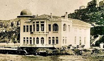 Resim 8. İzmir Türk Ocağı 9 (Tuna 2015:157) Tüm bu umutlara karşın, İzmir Türk Ocağı 1931 yılında diğer Türk Ocakları gibi kapatılmıştır.