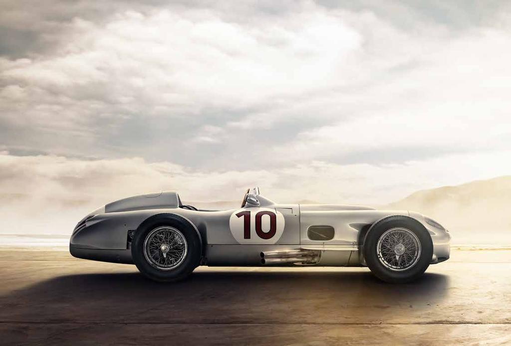 24 Mercedes-Benz olmadan motor sporları nasıl olurdu? Bir otomobil yarışını kazanan ilk otomobil, bir Daimler motoruna sahipti. İlk Mercedes bir yarış otomobiliydi. Gümüş oklar; gerçek bir efsane.