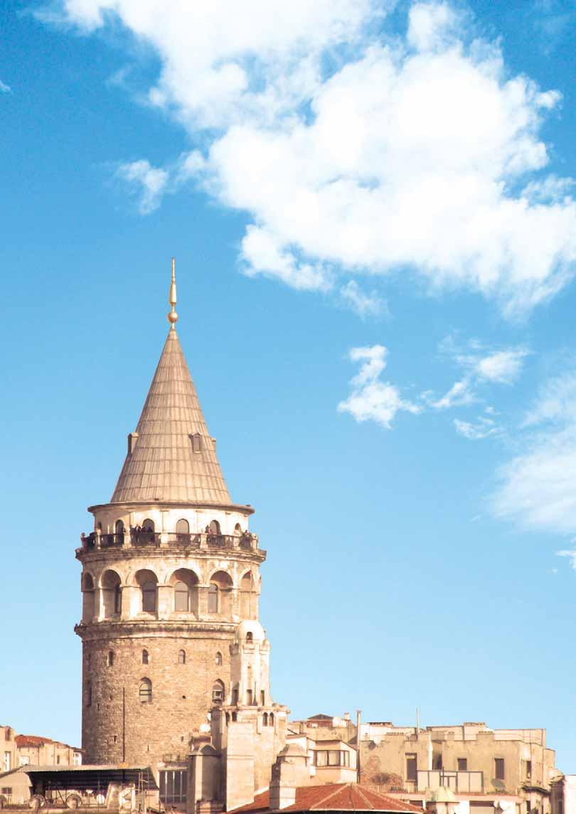 Tarihi Galata Kulesi İstanbul un doyumsuz manzarasının izlendiği nadir yerlerden biri olan Galata Kulesi; tarihi oldukça eskiye dayanan bir yapı.