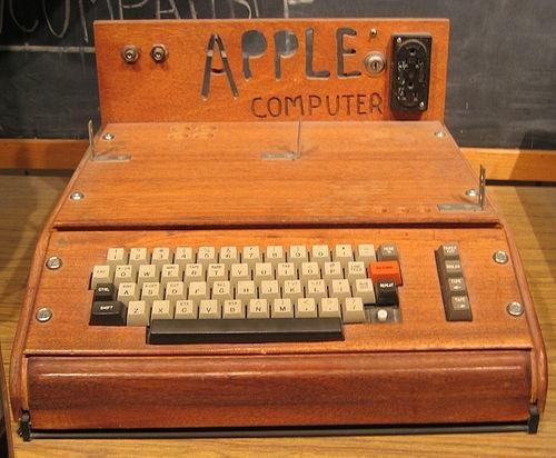 X kuşağı (1965-1979) Bugün kullanılan anlamıyla, ilk kişisel bilgisayarın satışının bu kuşak dönemine rastlaması, bu kuşağın gelişen teknoloji alışkanlıklarının altyapısını oluşturduğu
