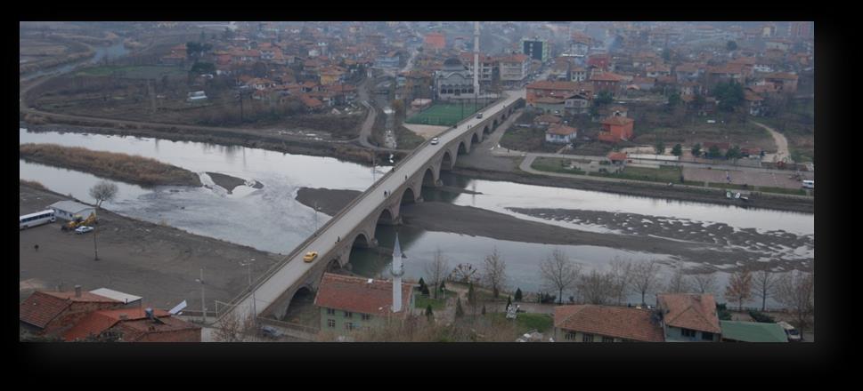 TARİHİ KOYUNBABA (OSMANCIK) KÖPRÜSÜ /ÇORUM Çorum ili, Osmancık İlçesi, Kızılırmak üzerinde bulunan 15 gözlü, 260m uzunluğundaki