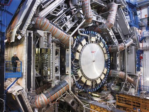 Türkiye den kurumların katıldığı CERN İşbirlikleri: ATLAS ATLAS(A Toroidal LHC ApparatuS) Büyük Hadron Çarpıştırıcısında proton çarpışmaları sonucunda ortaya çıkan fizik süreçlerini