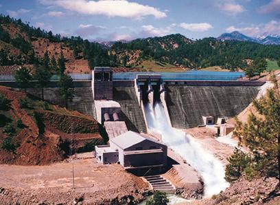 HES Baraj Gövdesi ve Gölü: Nehir suyunun depolanması ve su düşüsünün elde edilmesi için gereklidir.