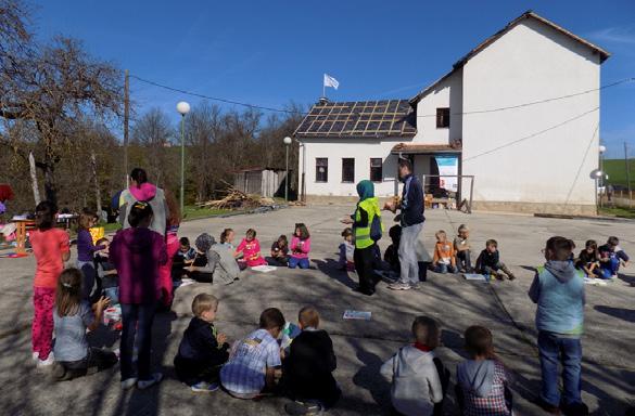 enterijera i zamjenu stare dotrajale stolarije novom savremenom Osnovne škole Modrički Lug općina Vukosavlje. U 2016.