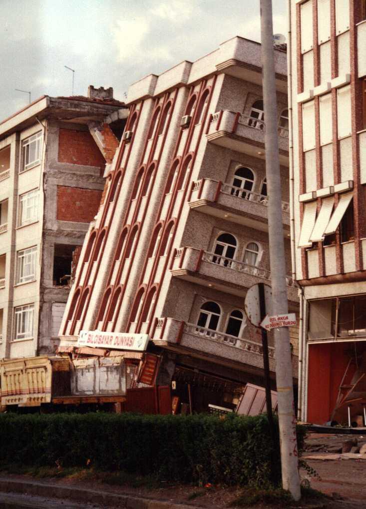 Desteksiz Yana Çökme: Çöken ucun herhangi