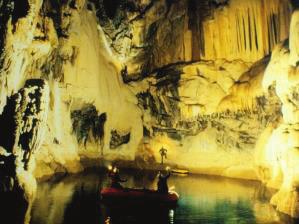 Türkiye de uzunluğu 1000 metreyi aşan toplam 61 mağaradan 32 si, derinliği 200 metrenin üzerinde bulunan toplam 56 mağaradan da 43 ü bu bölgededir (Şekil 3 ve 4 ve 6).