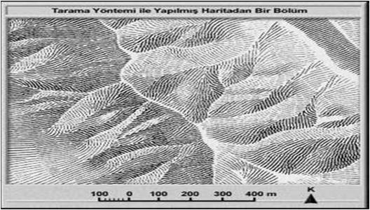(Aşağıdaki gölgelendirme yönteminde izohipsler de kullanılmıştır.) Bu yöntemde amaç, yer şekillerinin eğim özelliklerini göstermektir.