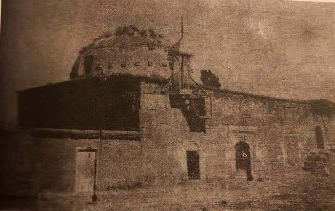 Minare bir depremde yıkıldığı için günümüze ulaşamamıştır (Konyalı, 1997). Şekil 48. Beyhekim Mescidi Ahşap Minaresi (Konyalı, 1997) 4.