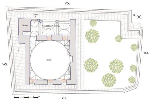 kare planlı bir harim kısmı, doğusunda yer alan yarı açık bir son cemaat mahalli ve minare