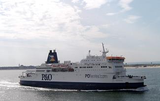 Ropax gemileri Ro-Ro gemilerine göre daha hızlı olup, araç taşıma kapasiteleri Ro-Ro