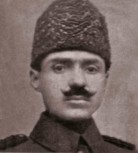 CEMİL HOŞCAN Kurmay Yarbay (1900-4) 1882 yılında Prizren Makedonya da doğmuştur. 1900 yılında Harp Okulunu, 1903 yılında kurmay yüzbaşı olarak Harp Akademisini bitirmiştir.