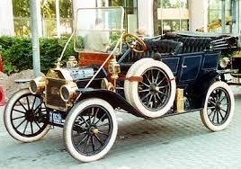 2. SANAYİ DEVRİMİ İlk akış hatlarını tasarlayan Henry Ford, hazırlık zamanlarını en aza indirdi. Üretimde verimlilik ciddi oranda arttı ve kitlesel üretme geçildi.