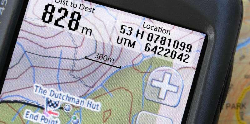 ARAZİDE KULLANILAN EKİPMAN El tipi GPS Dikkat : GPS verisinin sapma miktarını dikkate alarak (yaklaşık 3-10 m arası) haritanın datumu (ED50,