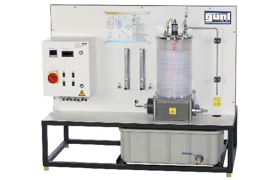 3. Deney Sistemi Deney düzeneği borusal bir reaktör, kontrol kabini, toplama kabı, ısıtıcı ve reaktörün arkasında bulunan kimyasal tanklardan oluşmaktadır.