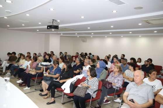 ekonomik sorunlarla baş etmenin yolları hakkında görüş alışverişi yapılan "Güncel Koşullarda Eczane