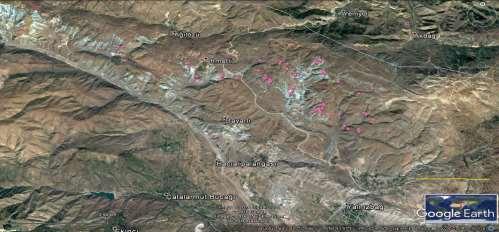 Erzincan-Üzümlü kuzeyi kromit yatak/zuhurları (Kaynak, Google Earth, ölçek 3 km) (Figure 4d.