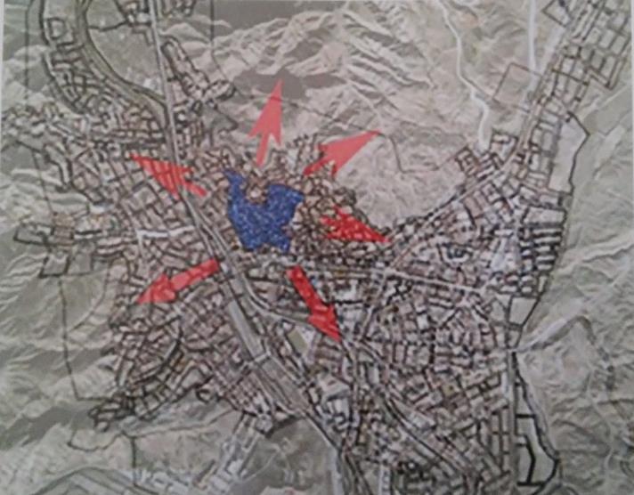 272 Uğur Demirbağ & Nur Urfalıoğlu Resim 5. Çankırı Kent Merkezi (Çankırı önceleri kale kentiydi, sonraları kale etrafında yerleşimlerin oluşmasını gösteren mahalleler) 3.